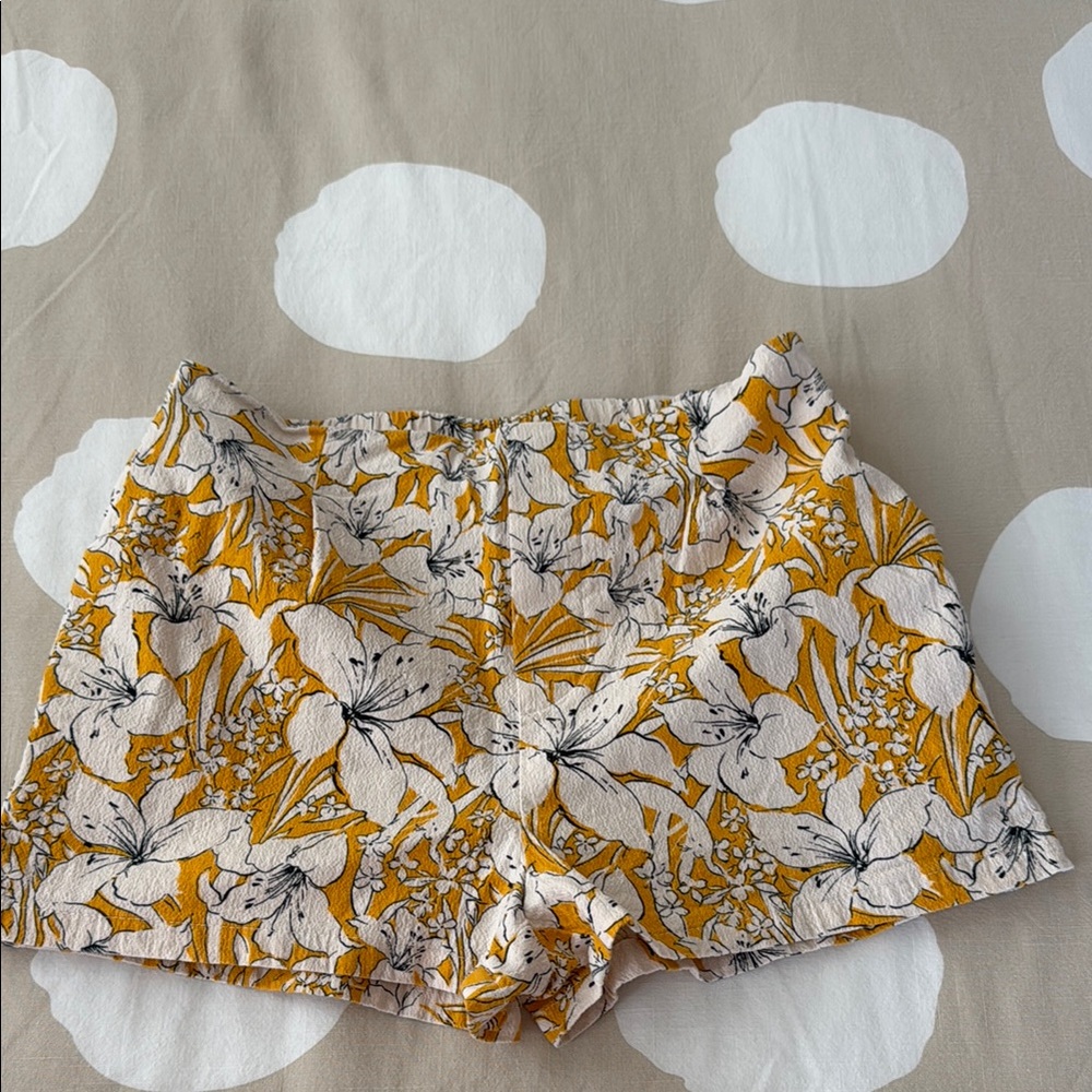 Floral Yellow Women's Shorts